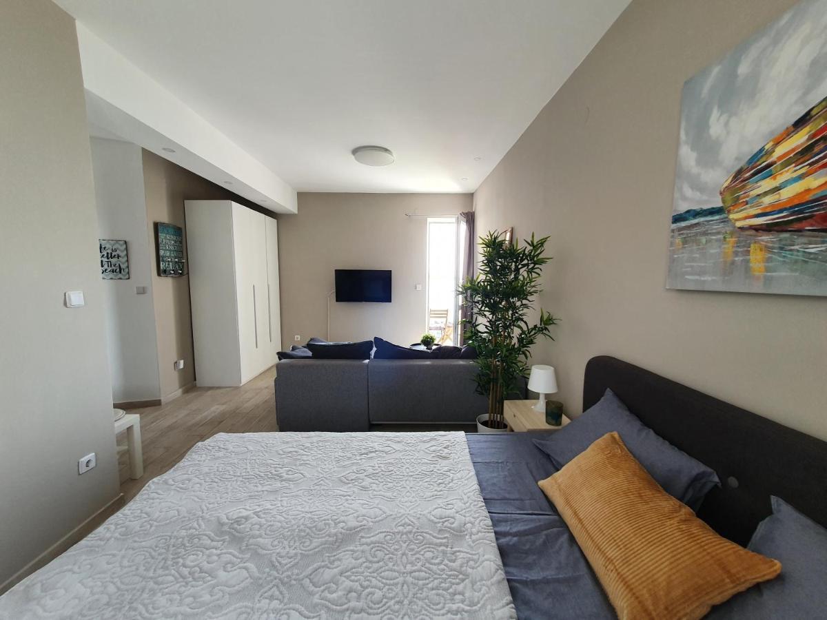 Apartment Danijela Novalja Buitenkant foto