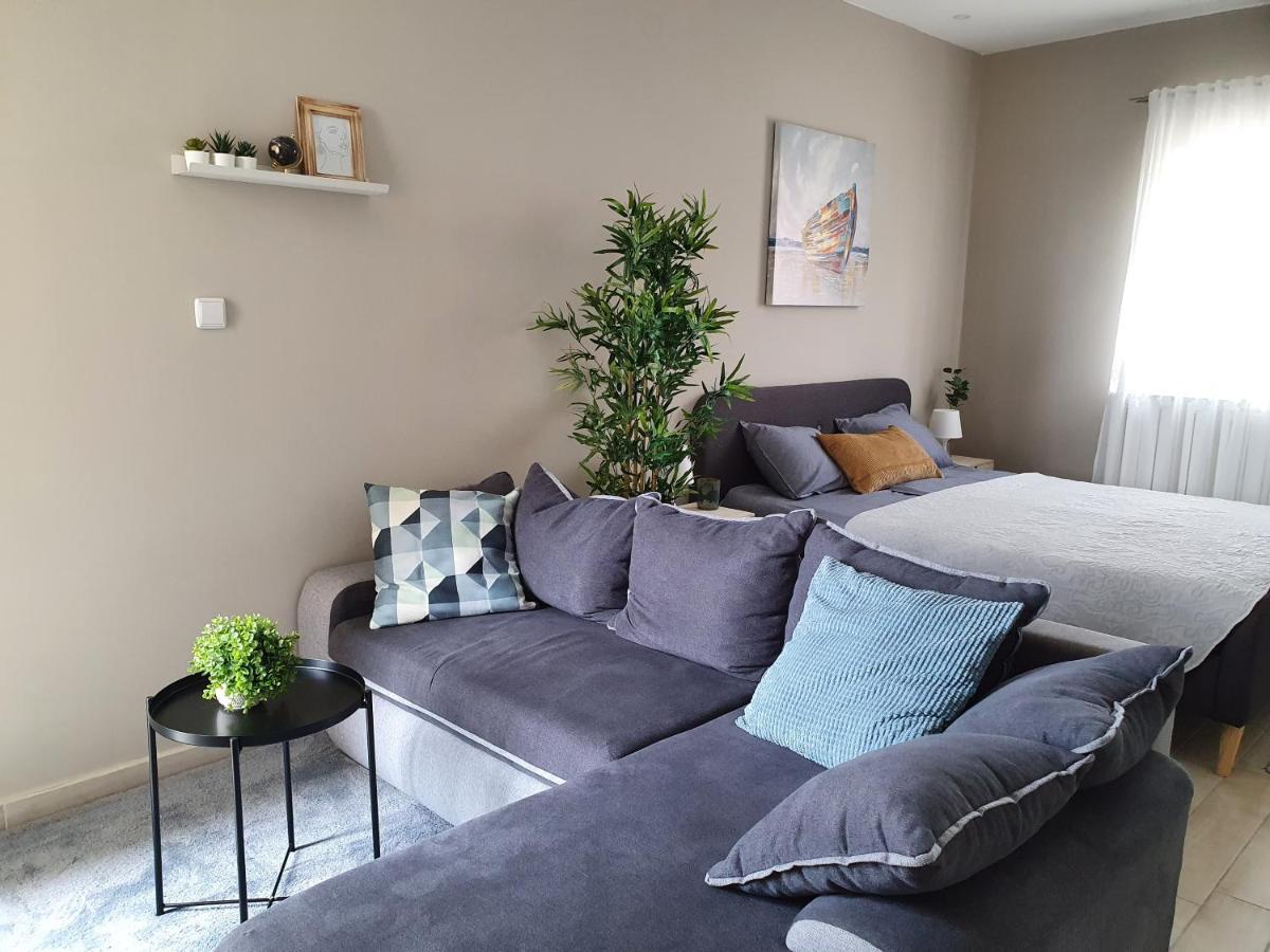Apartment Danijela Novalja Buitenkant foto