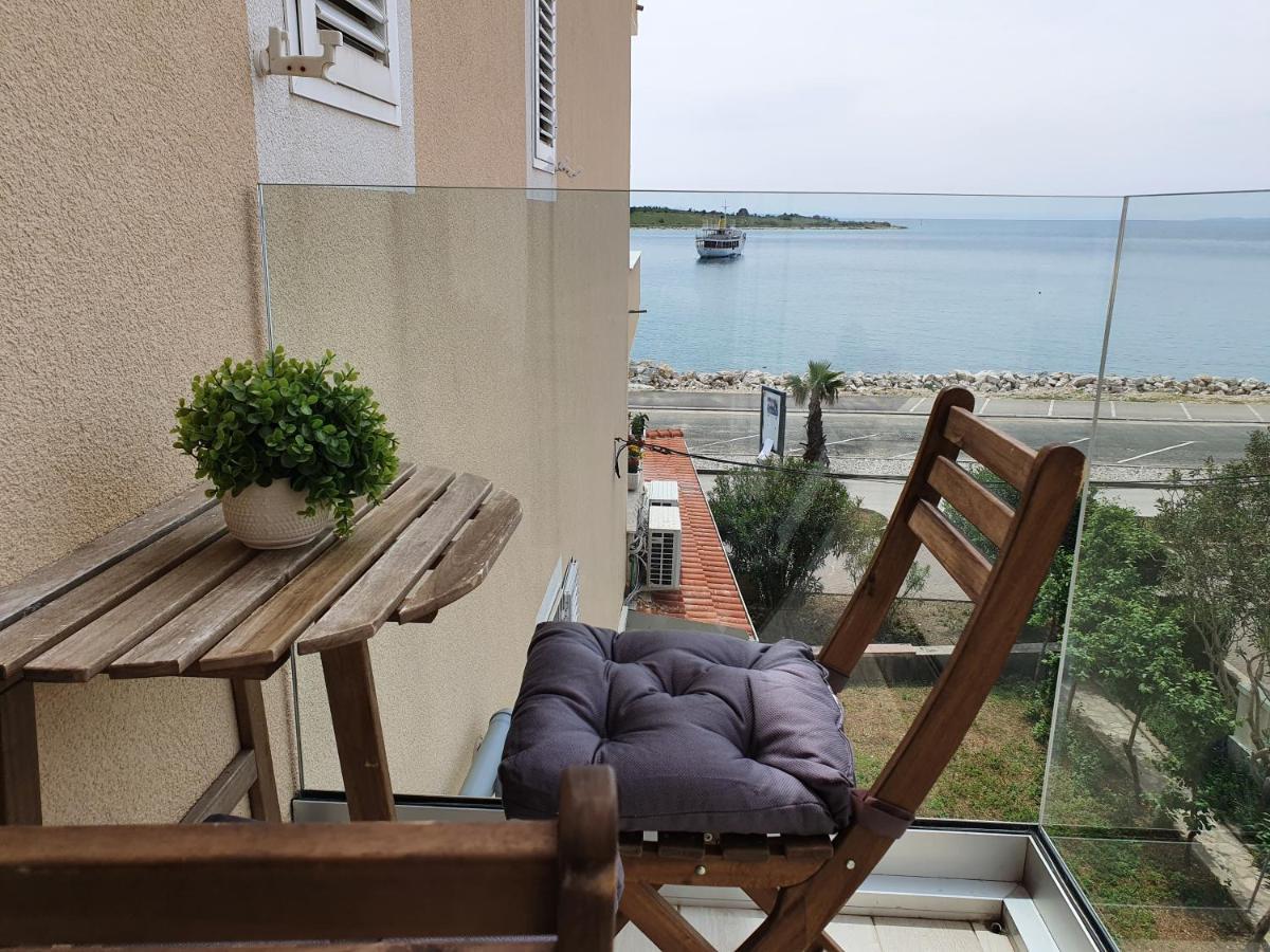 Apartment Danijela Novalja Buitenkant foto