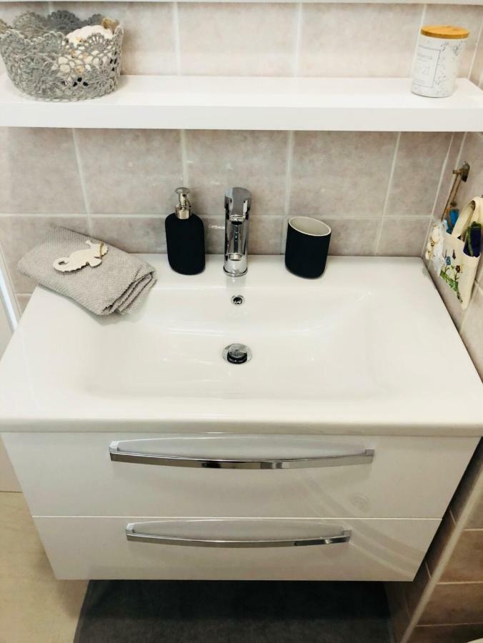 Apartment Danijela Novalja Buitenkant foto