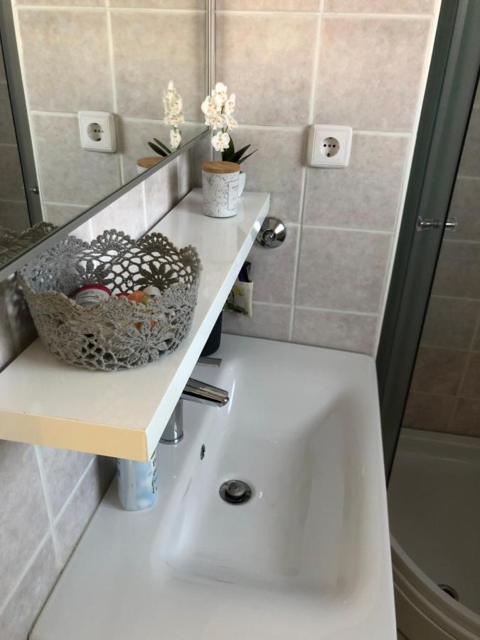 Apartment Danijela Novalja Buitenkant foto
